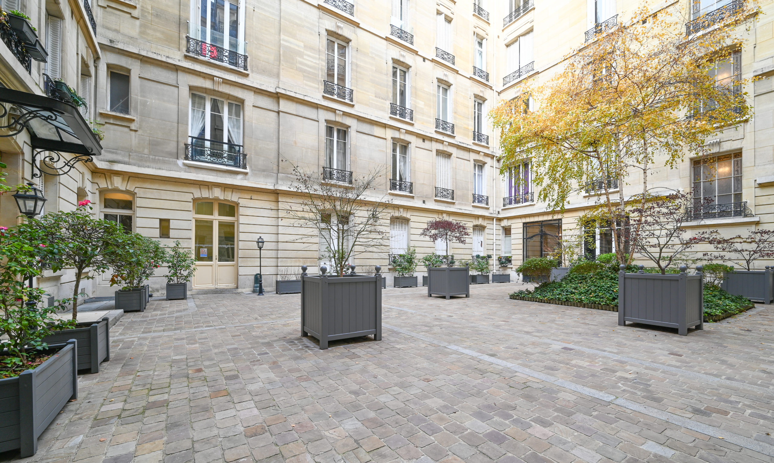 20 Rue Alfred De Vigny 75017 Paris